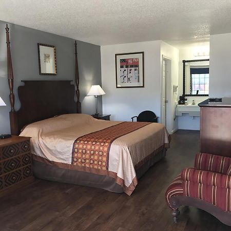 Americas Best Value Inn & Suites Russellville Eksteriør bilde