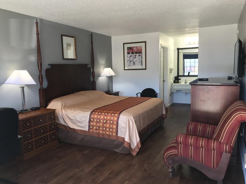 Americas Best Value Inn & Suites Russellville Eksteriør bilde