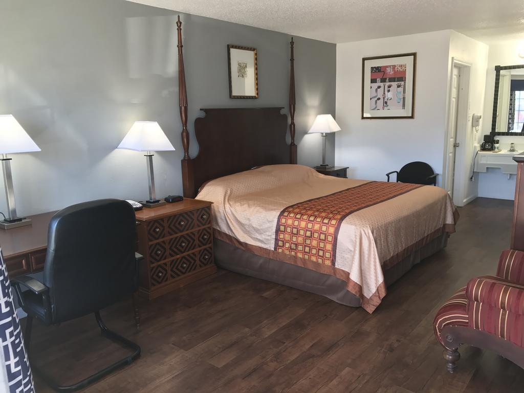 Americas Best Value Inn & Suites Russellville Eksteriør bilde
