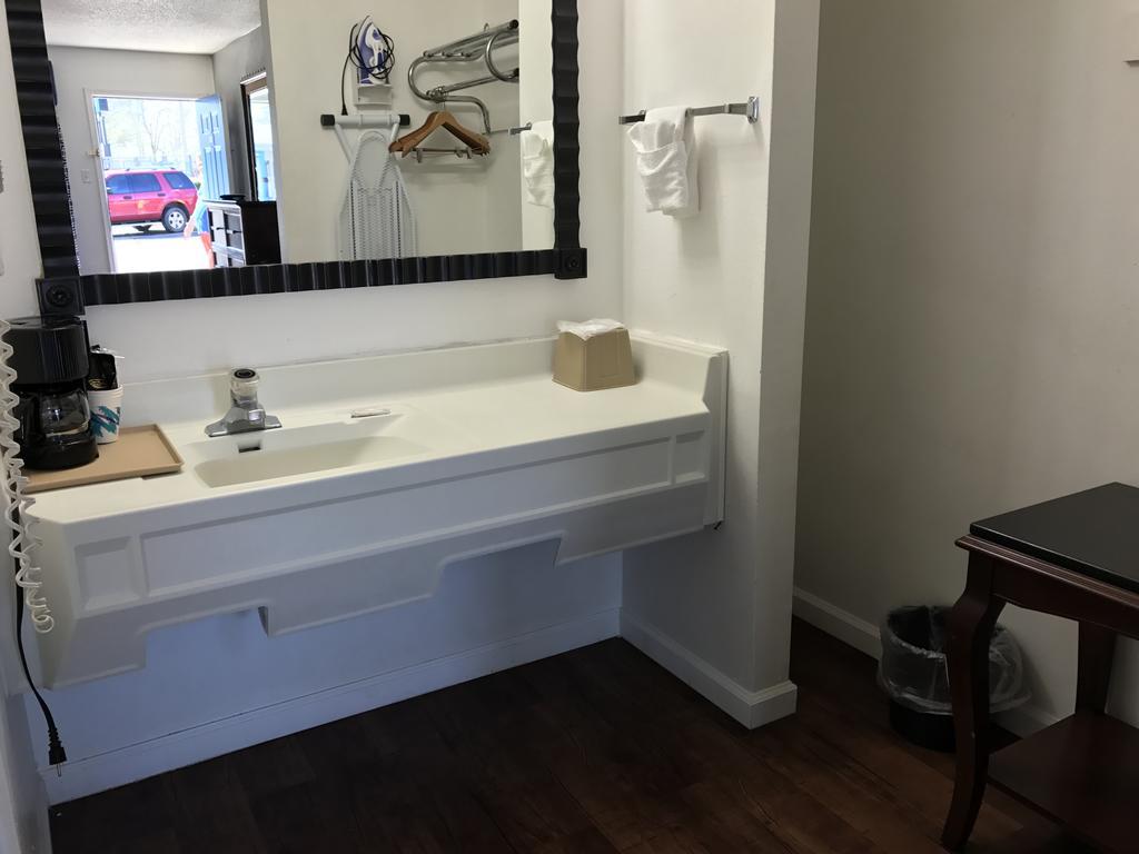Americas Best Value Inn & Suites Russellville Eksteriør bilde