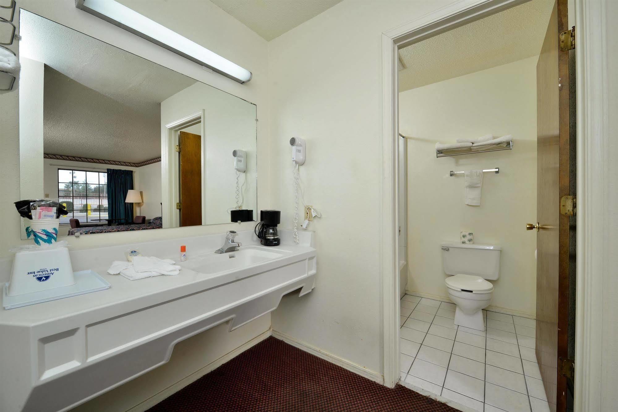 Americas Best Value Inn & Suites Russellville Eksteriør bilde